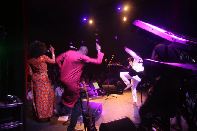 Salle comble à Zurich, Youssou Ndour met le feu encore .