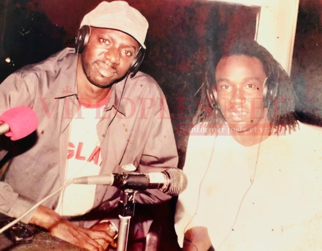 Regardez les images de Cheikh Sarr à ses débuts sur la bande FM en compagnie de Ndongo Lo, Fallou Dieng, Arame Thioye etc...