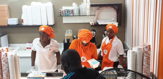 Modou Lo chez le N°1 du Glacier mondial MAMMAMIA est désormais disponible chez Katia en face station Shell de Ngor aux Almadies