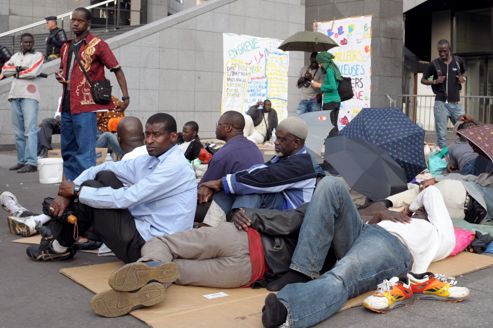 Espagne : Des Sénégalais menacés de perdre leurs cartes de séjour faute de passeports valides. Par Momar Dieng Diop
