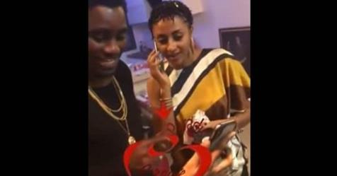 Vidéo- Trés coquin , Waly Seck chante pour son épouse « “Sokhna Je t’aime” Vidéo- Trés coquin , Waly Seck chante pour son épouse « “Sokhna Je t’aime”