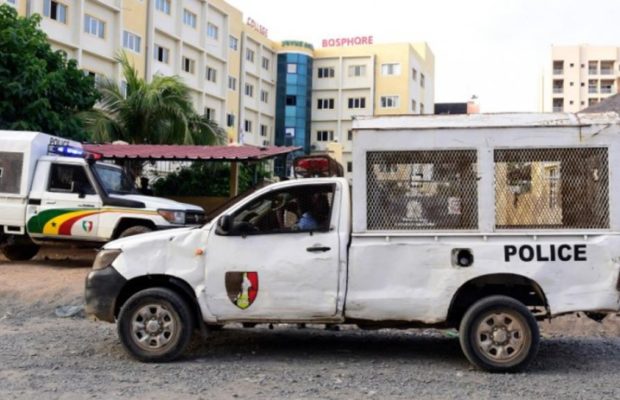 Guédiawaye: Une voiture de police heurte une fille qui perd finalement ses deux jambes Guédiawaye: Une voiture de police heurte une fille qui perd finalement ses deux jambes