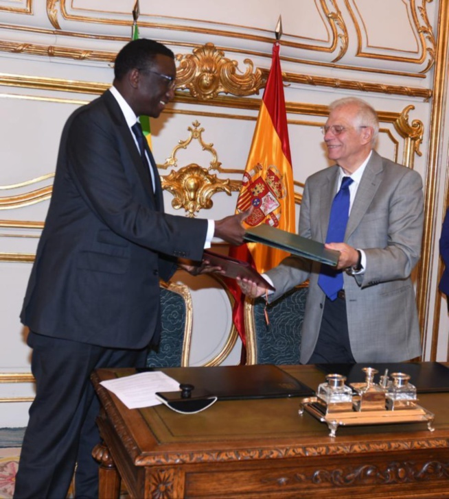 Questions d’intérêt commun: Amadou Bâ et son homologue espagnol signent un accord de coopération