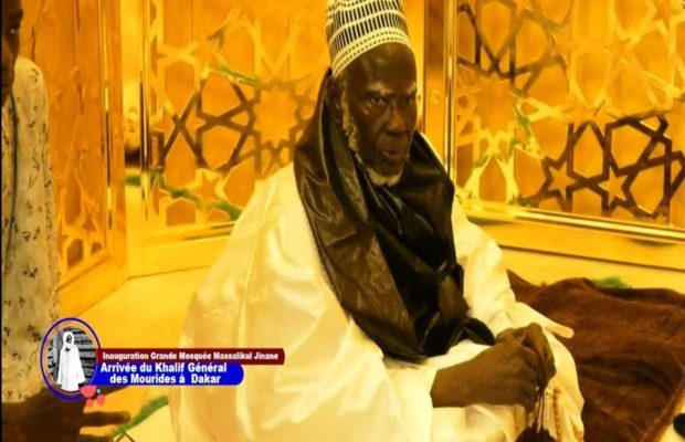 Les premiers « Rakas » du Khalif Général des Mourides dans la Grande Mosquée Massalikul Jinan de Dakar Les premiers « Rakas » du Khalif Général des Mourides dans la Grande Mosquée Massalikul Jinan de Dakar