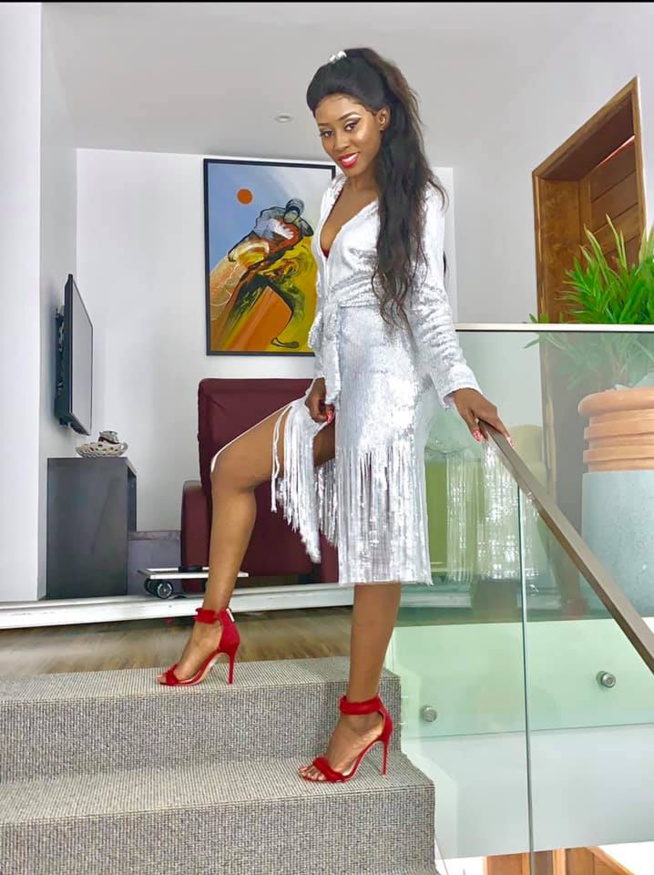 Queen Biz s’affiche en tenue aguicheuse