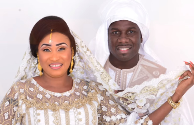 Vidéo – Maman chérie avertit son époux Djiby Dramé : « Souy Takk Woudjou Doumako Nangou » Vidéo – Maman chérie avertit son époux Djiby Dramé : « Souy Takk Woudjou Doumako Nangou »