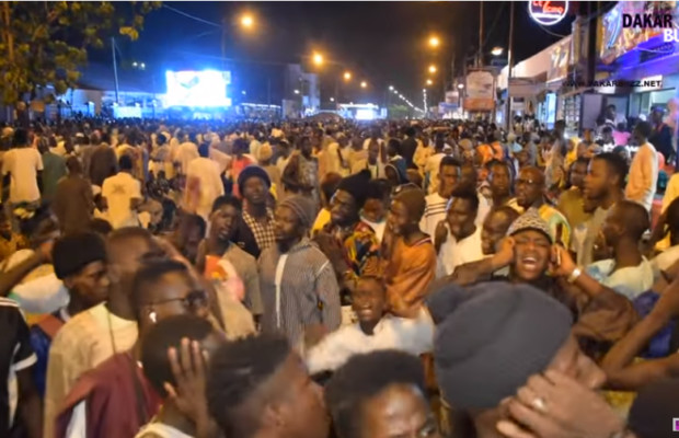 Inauguration Massalikul Jinaan : BAIN DE FOULE À Colobane, certains vont passer la nuit ici