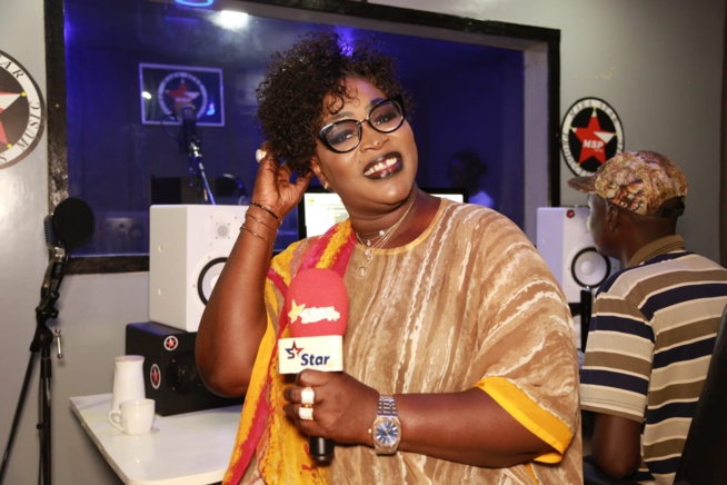 Attention: Ngoné Ndiaye Nguéweul en studio avec du lourd bientôt.