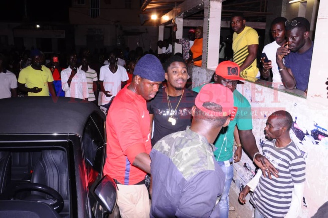 PENC MI: Un Waly Seck dynamique et rigoureux devant ses milliers de fans avant le 26 octobre à Paris sur scène. IMAGES