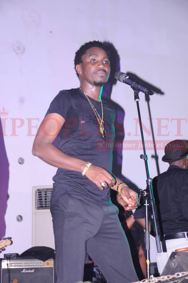 PENC MI: Un Waly Seck dynamique et rigoureux devant ses milliers de fans avant le 26 octobre à Paris sur scène. IMAGES
