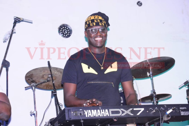 PENC MI: Un Waly Seck dynamique et rigoureux devant ses milliers de fans avant le 26 octobre à Paris sur scène. IMAGES