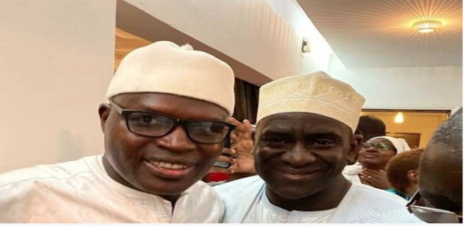 Tivaouane: Khalifa Sall aux mausolées de Serigne Babacar Sy et de Seydil Hadj Malick Sy (PHOTOS)