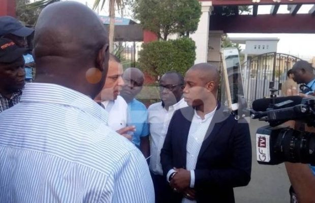 le président de Génération Foot, Mady Touré débarqué de son avion et auditionné par la police le président de Génération Foot, Mady Touré débarqué de son avion et auditionné par la police