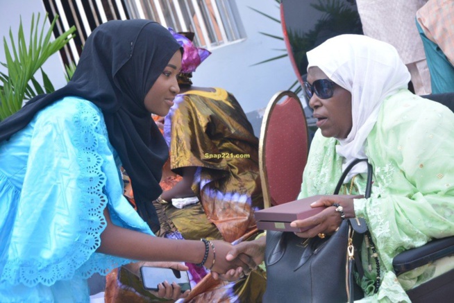 Fatou Aidara et Amadou Sall, les clichés inédits du mariage révélés: Tout sur la dote donnée par le fils du Président Fatou Aidara et Amadou Sall, les clichés inédits du mariage révélés: Tout sur la dote donnée par le fils du Président