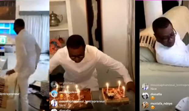 Youssou Ndour souffle les bougies de son gâteau d’anniversaire devant sa mère et son épouse