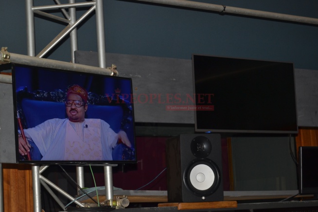 Dans les coulisses du tournage de l'émission magique Célébrité en ligne sur la 2STV tous les samedis à 22H Dans les coulisses du tournage de l'émission magique Célébrité en ligne sur la 2STV tous les samedis à 22H