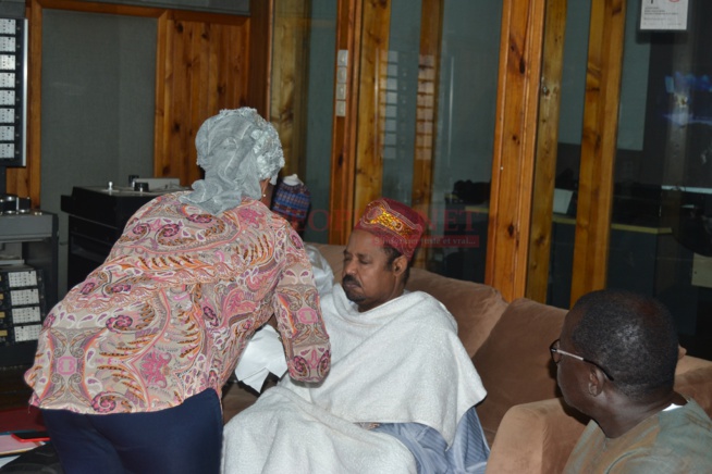 Dans les coulisses du tournage de l'émission magique Célébrité en ligne sur la 2STV tous les samedis à 22H Dans les coulisses du tournage de l'émission magique Célébrité en ligne sur la 2STV tous les samedis à 22H