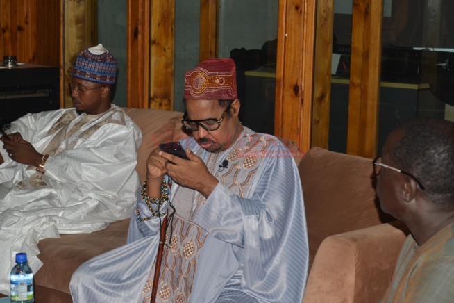 Dans les coulisses du tournage de l'émission magique Célébrité en ligne sur la 2STV tous les samedis à 22H Dans les coulisses du tournage de l'émission magique Célébrité en ligne sur la 2STV tous les samedis à 22H