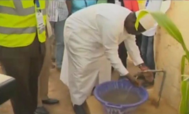 Service public de l'eau : Macky Sall ordonne la suspension du processus de sélection des délégations zonales Service public de l'eau : Macky Sall ordonne la suspension du processus de sélection des délégations zonales