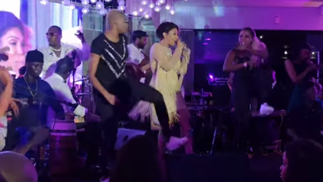 Vidéo : “Garouwalè” à son ex-mari abonné aux échecs? Viviane Chidid chauffe Pullman avec “Do Dara” Vidéo : “Garouwalè” à son ex-mari abonné aux échecs? Viviane Chidid chauffe Pullman avec “Do Dara”