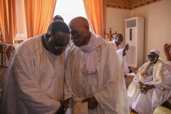 Wade-Macky : Le Magazine "Jeune Afrique" confirme le protocole de la Tabaski... Wade-Macky : Le Magazine "Jeune Afrique" confirme le protocole de la Tabaski...