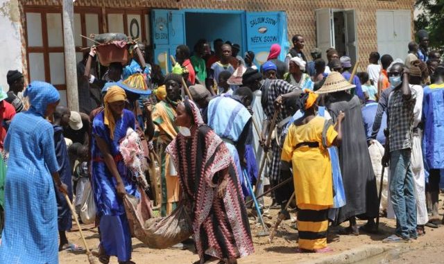 Magal Touba 2019 : Les « Baay-Fall » adoptent la campagne “Zéro déchet” Magal Touba 2019 : Les « Baay-Fall » adoptent la campagne “Zéro déchet”