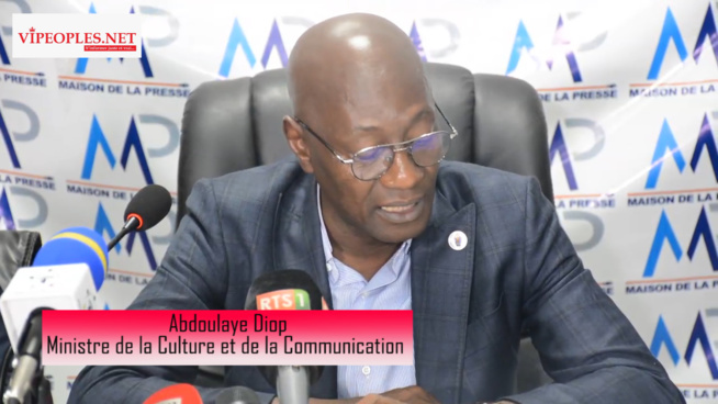 Discours du ministre de la culture et de la communication, Ablaye Diop sur l'assainissement de la presse en ligne avec le nouveau code de la presse et présentation des spécimen des nouveaux cartes de presse nationale. Discours du ministre de la culture et de la communication, Ablaye Diop sur l'assainissement de la presse en ligne avec le nouveau code de la presse et présentation des spécimen des nouveaux cartes de presse nationale.