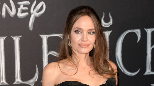 Angelina Jolie: son « sosie zombie » arrêtée en Iran pour... Angelina Jolie: son « sosie zombie » arrêtée en Iran pour...