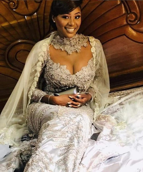 La robe de mariage en vogue de Mrs Dramé qui affole la toile