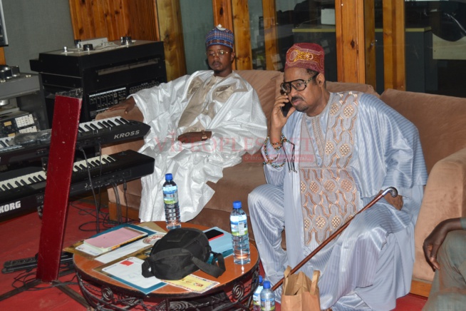 Le Dr Ameth Khalifa Niasse vient de se marier avec la fille cadette de Serigne Abdoul Aziz Sy Dabakh, Sokhna Oumou Sy. Le Dr Ameth Khalifa Niasse vient de se marier avec la fille cadette de Serigne Abdoul Aziz Sy Dabakh, Sokhna Oumou Sy.