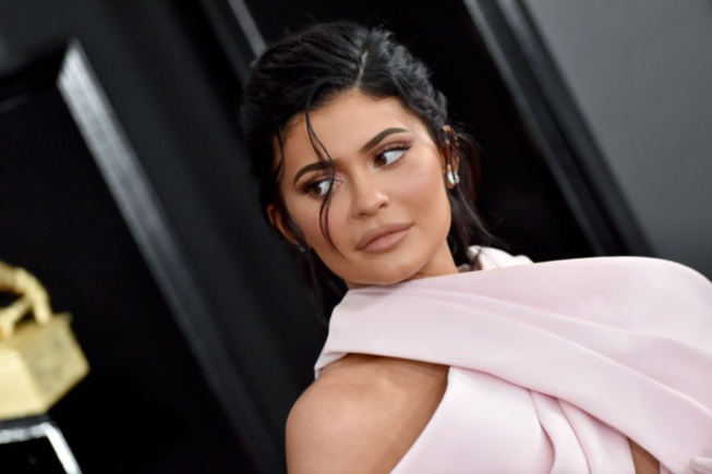 Kylie Jenner violemment critiquée après la publication de clichés avec sa fille Kylie Jenner violemment critiquée après la publication de clichés avec sa fille
