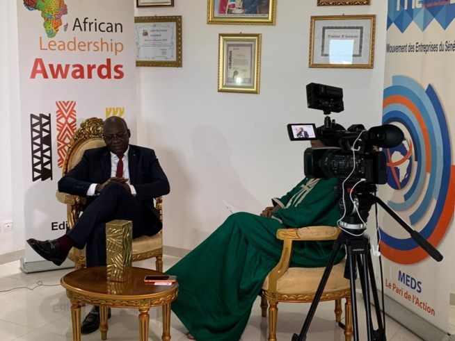 IMAGES: Les coulisses de l'enregistrement avec le président Mbagnick Diop avec une télévision international Label TV pour les ALA 2019.
