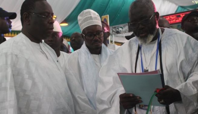 Revivez en image l’arrivée de Macky Sall à Touba en compagnie de Serigne Bass Abdou Khadre Revivez en image l’arrivée de Macky Sall à Touba en compagnie de Serigne Bass Abdou Khadre