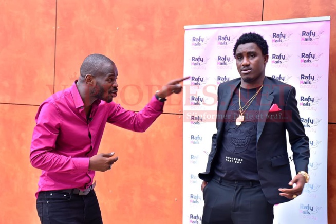 L'homme du 26 octobre au DOME DE PARIS,Waly Seck en parfaite harmonie avec Pape Cheikh Diallo. L'homme du 26 octobre au DOME DE PARIS,Waly Seck en parfaite harmonie avec Pape Cheikh Diallo.