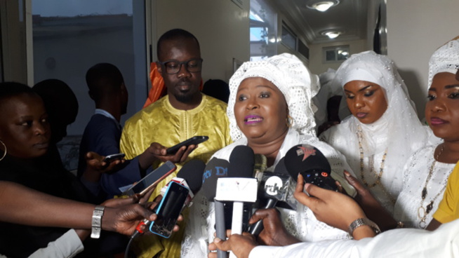 La présidente des femmes de Pastef répond à Cheikh Seck: « ces députés sont des clowns » La présidente des femmes de Pastef répond à Cheikh Seck: « ces députés sont des clowns »