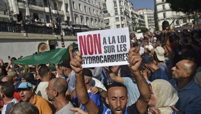 Algérie: Manifestations contre la nouvelle loi sur les hydrocarbures Algérie: Manifestations contre la nouvelle loi sur les hydrocarbures
