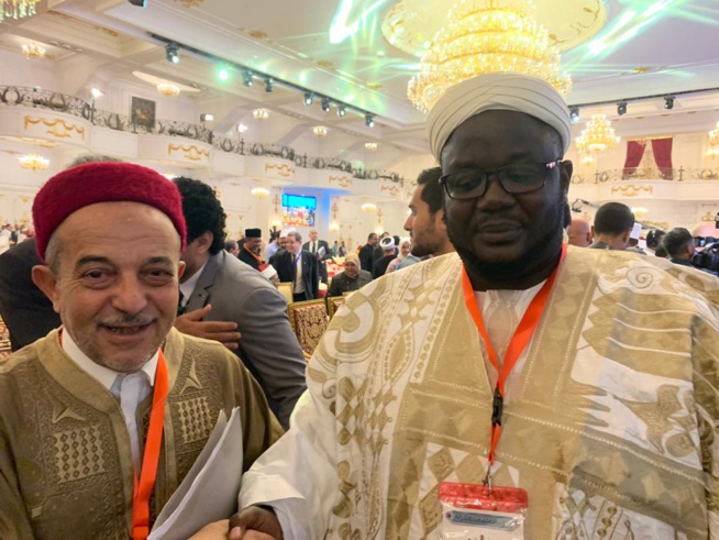 Serigne Mansour Niass lors d'une conférence internationale Serigne Mansour Niass lors d'une conférence internationale