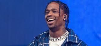 Nouveau coup dur pour le rappeur Travis Scott: il se blesse au genou droit en plein concert !