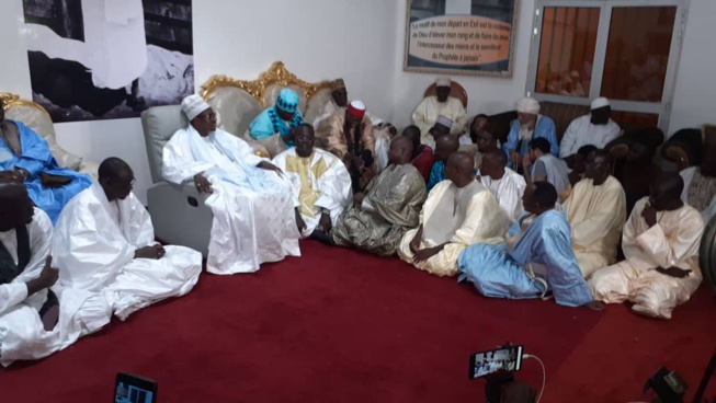 TOUBA RESIDENCE KHADIM: Serigne Basse reçoit les chefs religieux des différentes confréries. TOUBA RESIDENCE KHADIM: Serigne Basse reçoit les chefs religieux des différentes confréries.