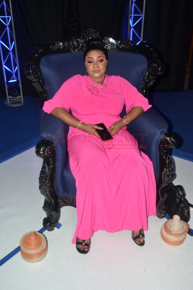 L'ex député Fatou Thiam, madame Djazaka dans les coulisses de Célébrité en Ligne sur la 2STV. L'ex député Fatou Thiam, madame Djazaka dans les coulisses de Célébrité en Ligne sur la 2STV.