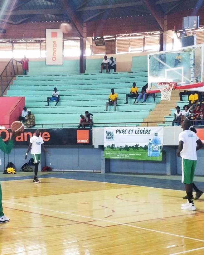 Du jamais vu: Final championnat du Sénégal,au coup d'envoie le stade est "DJAZAKALIZÉ"