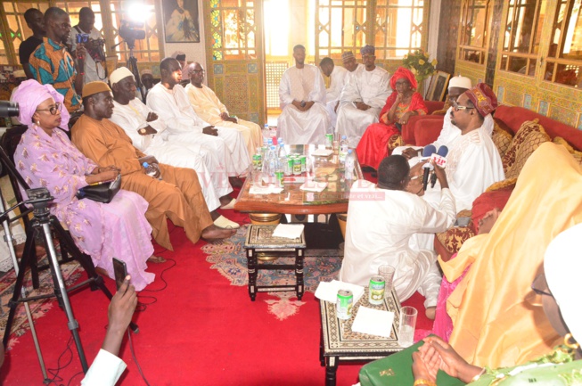 (37 Photos): Après sa sortie de prison, Khalifa Sall rend visite à Ahmed Khalifa Niasse