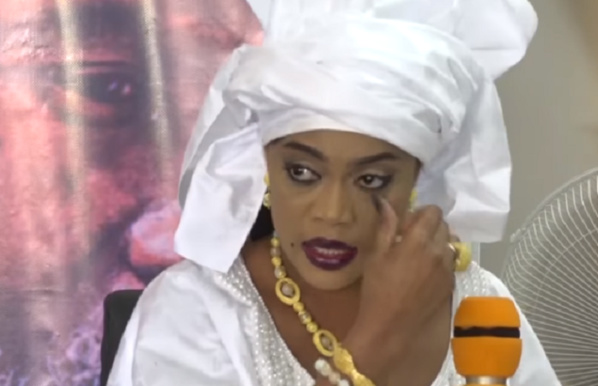 Dernière minute : Sokhna Aida Diallo chassée de Touba par… Dernière minute : Sokhna Aida Diallo chassée de Touba par…