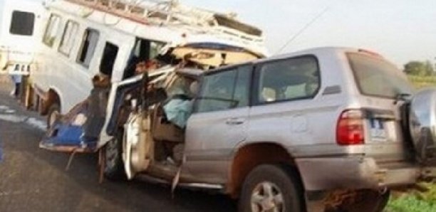 Coki : Une collision entre un bus et un car Ndiaga Ndiaye fait 01 mort