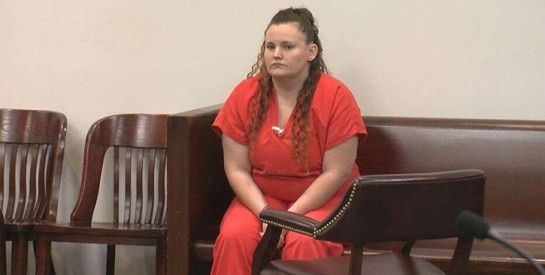 Une nounou écope de 20 ans de prison pour avoir violé et être tombée enceinte d'un garçon de 11 ans Une nounou écope de 20 ans de prison pour avoir violé et être tombée enceinte d'un garçon de 11 ans