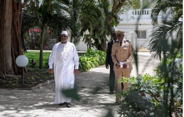 Macky Sall outré, va faire tomber des têtes dans les jours à venir. Macky Sall outré, va faire tomber des têtes dans les jours à venir.