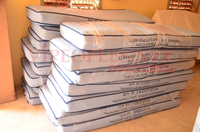 Les 57 images de remises de 10 000 Kits Scolaires aux établissements de Mbour et aux enfants de la poupeniére par l'Association Miroir Citoyenneté de feu Mamadou Diop.