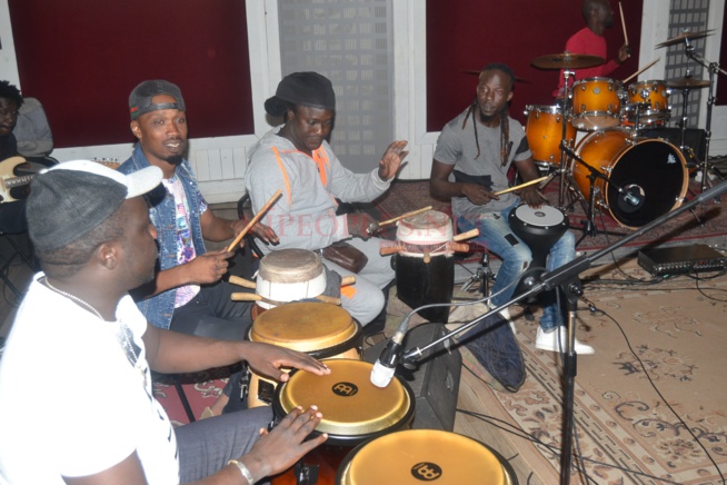 Les 96 images de la répétition de Waly Seck et ses musiciens à Paris.