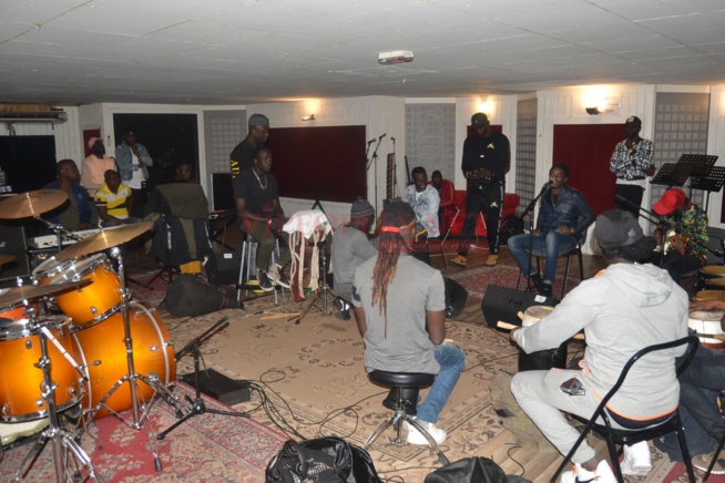 Les 96 images de la répétition de Waly Seck et ses musiciens à Paris.