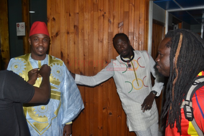 Dans les coulisses de votre émission magique sur la 2STV tous les samedi avec un Baye fall de la musique Dans les coulisses de votre émission magique sur la 2STV tous les samedi avec un Baye fall de la musique